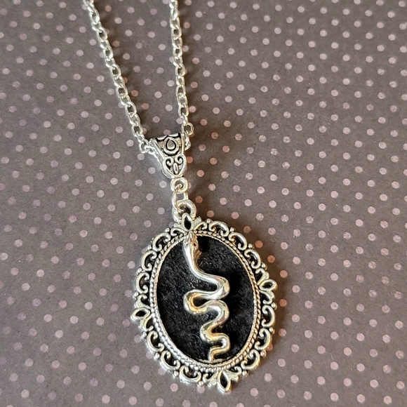 ROMWE Jewelry - Snake Necklace